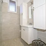 Ami Strozanac Podstrana