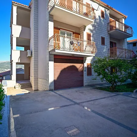 Ami Strozanac Apartment