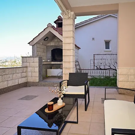 Apartment Ami Strozanac