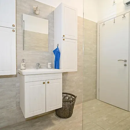 Apartment Ami Strozanac *